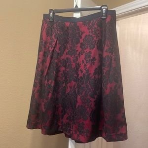 White House Black Market | Size 14 | Black & Dark Red Lace Line